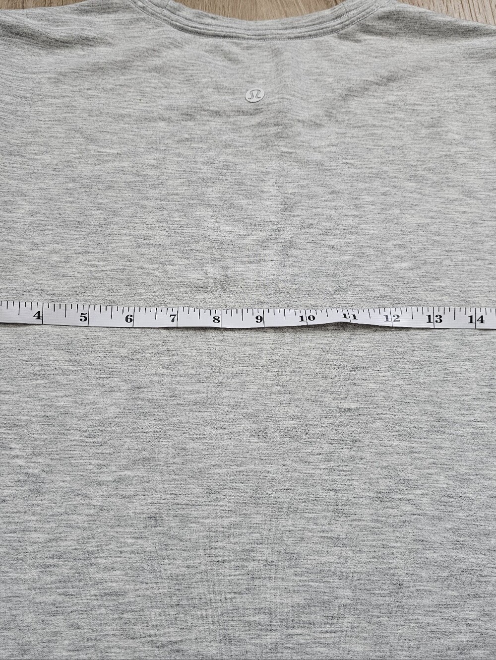 Lululemon Light Gray Long-Sleeve Crewneck Top - Women 6 - Picture 8 of 9